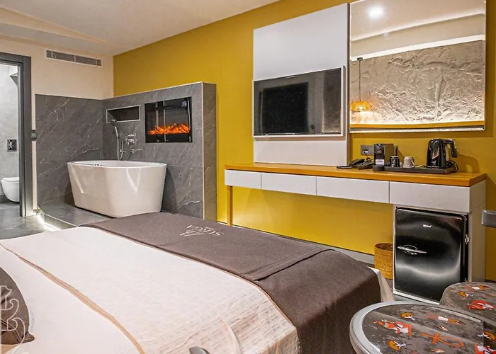 Hotel Surga Alacati *